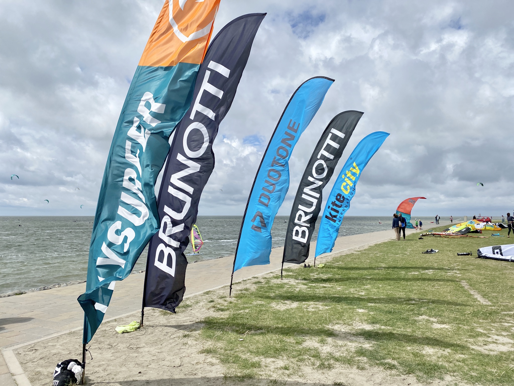 ... stark, auflandig