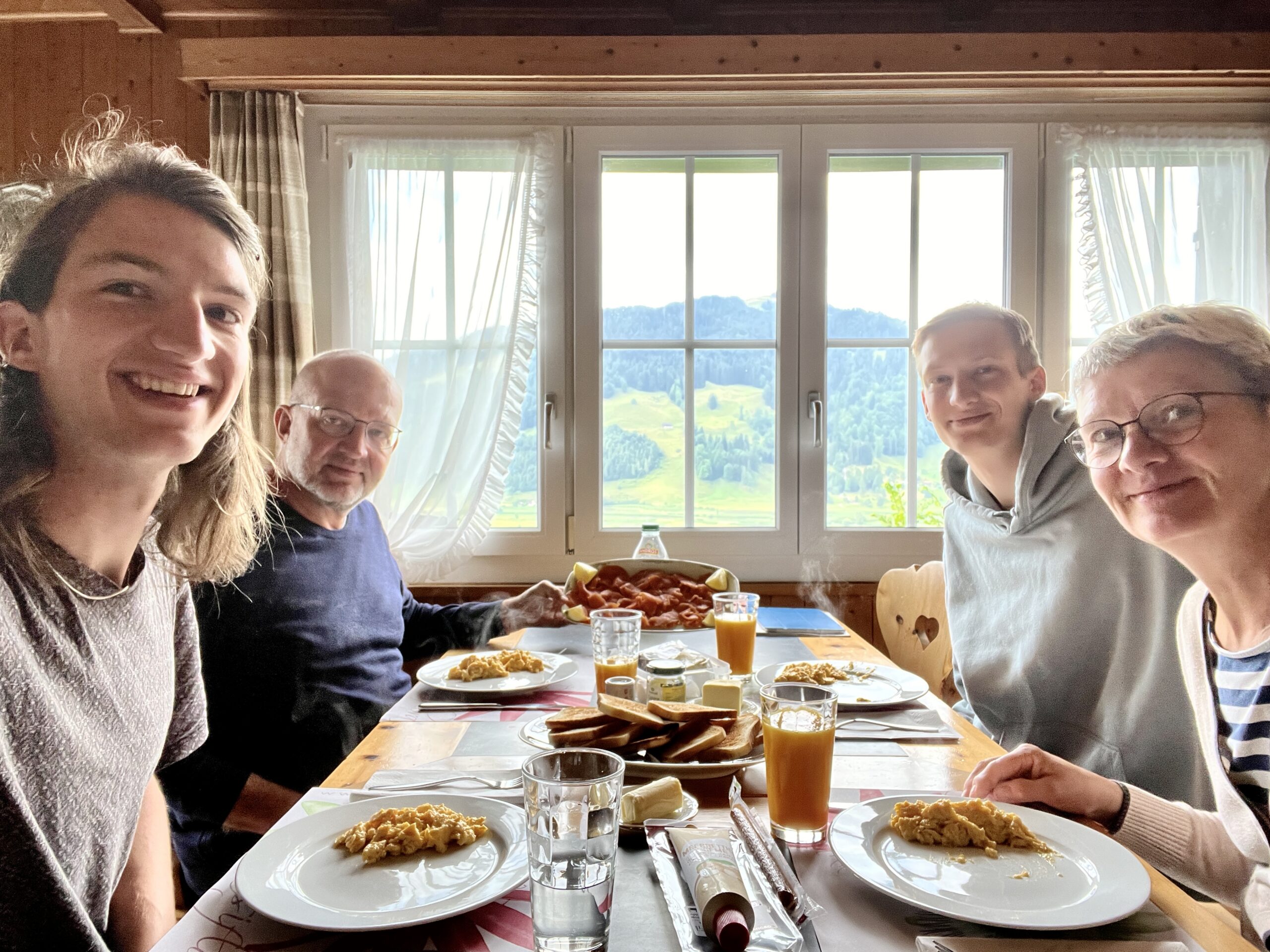 Rührei und Lachs