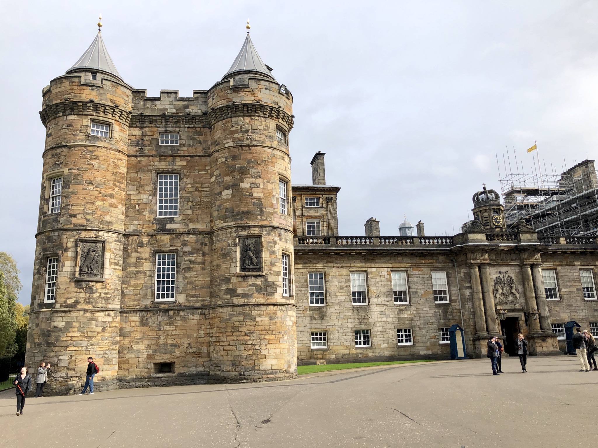 Palace of Holyroodhouse (1489)