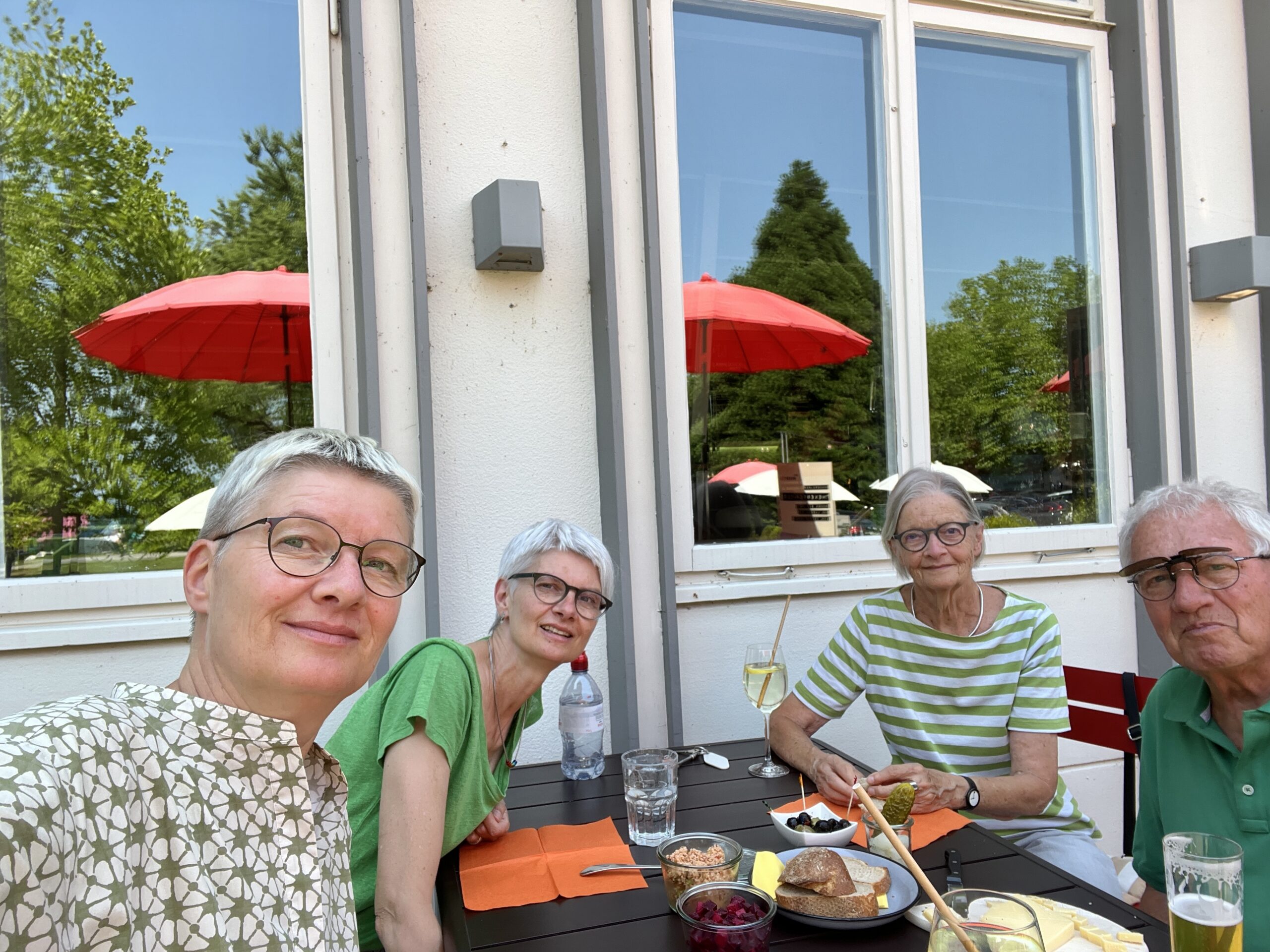 Zmittag im Schatten