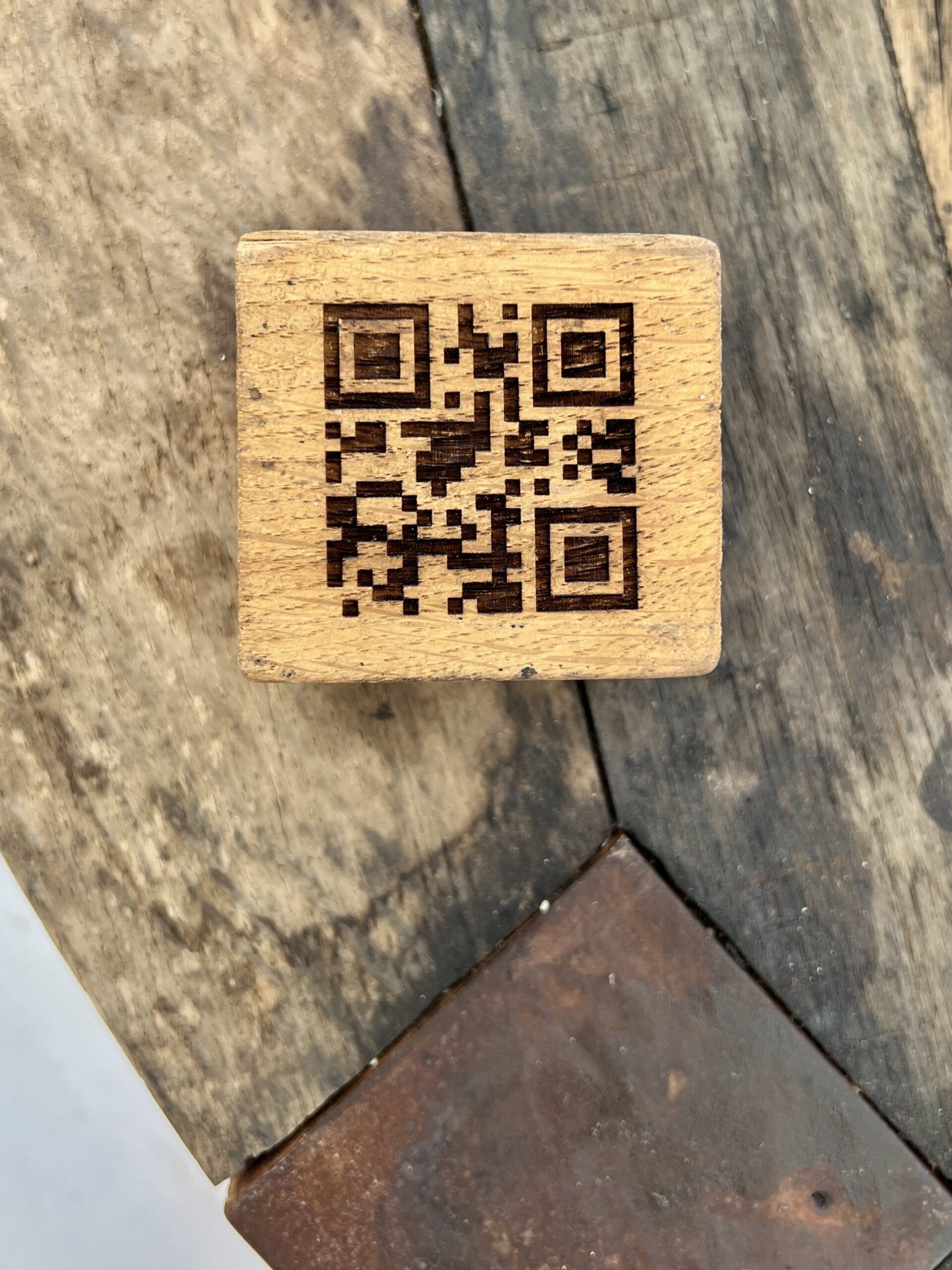Hölzerne QR-Codes, schwierig zu scannen