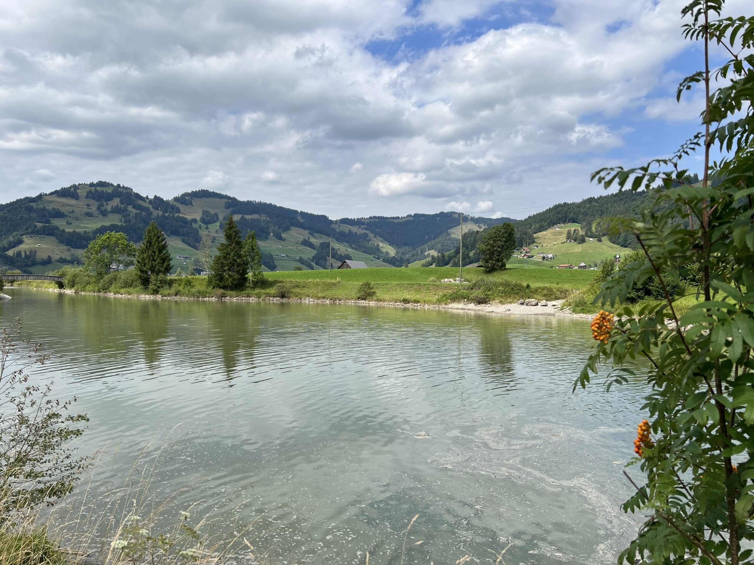 Minster bei der Mündung in den Sihlsee