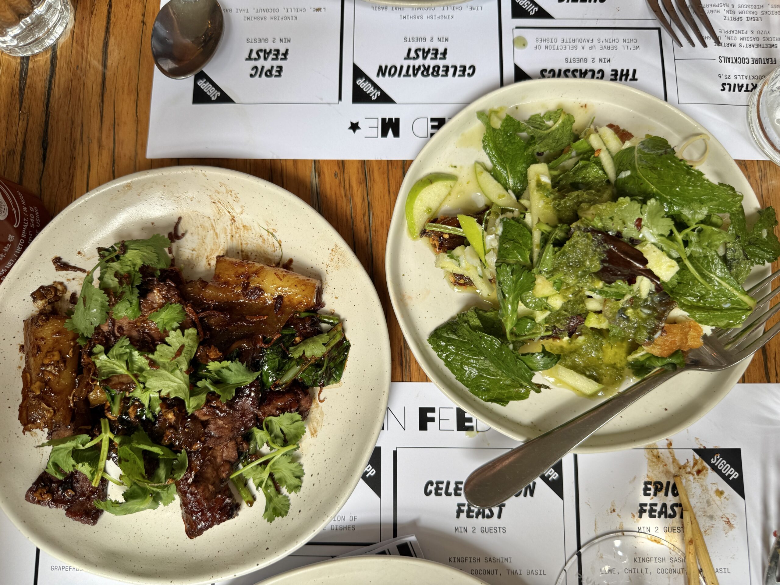 Wagyu Beef & Riec noodles, Barramundi & Green apple-Salat