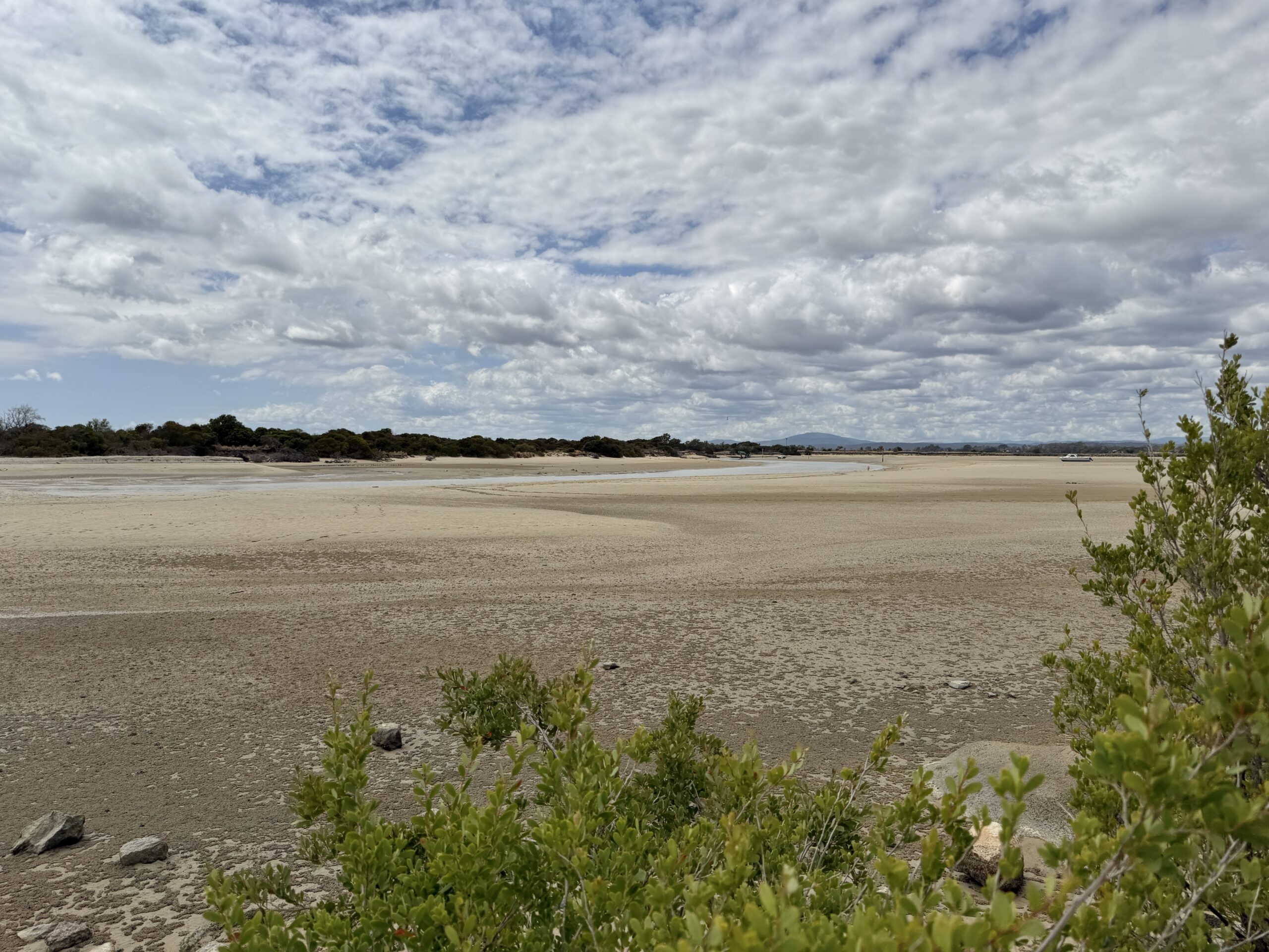 Das Schiff wartet wohl auf die Flut