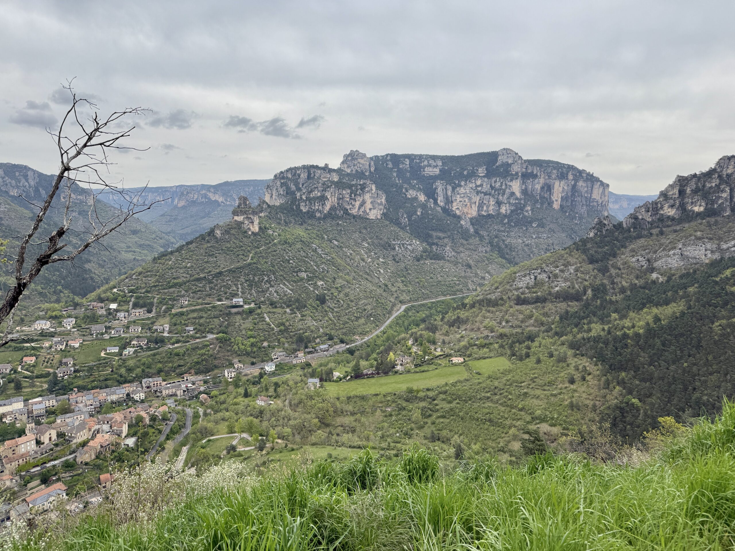 Blick auf den Rocher de Capluc